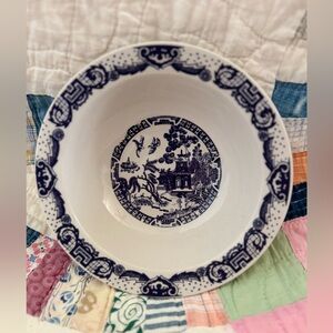 “Country Chef” Stoneware Blue and white Blue Willow Bowl